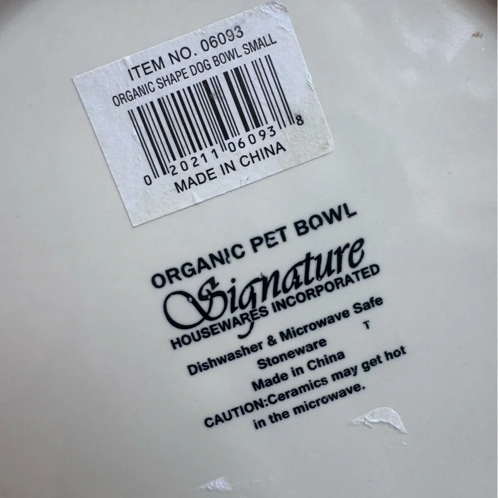 Signature Collections White Organic Ceramic Pet Bowl with Dog Design